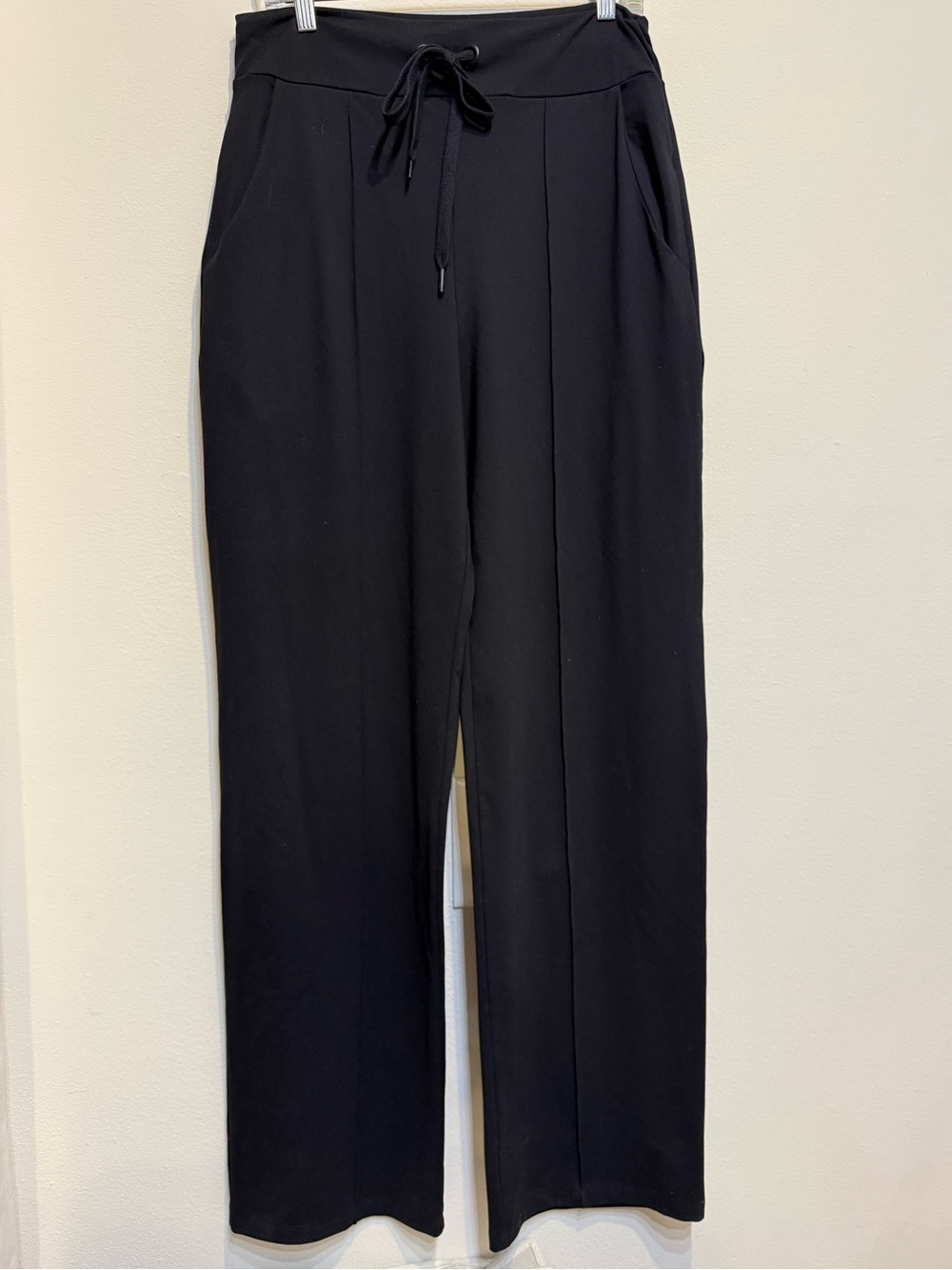 Susana Monaco Black Drawstring Waist Straight-Leg Pants